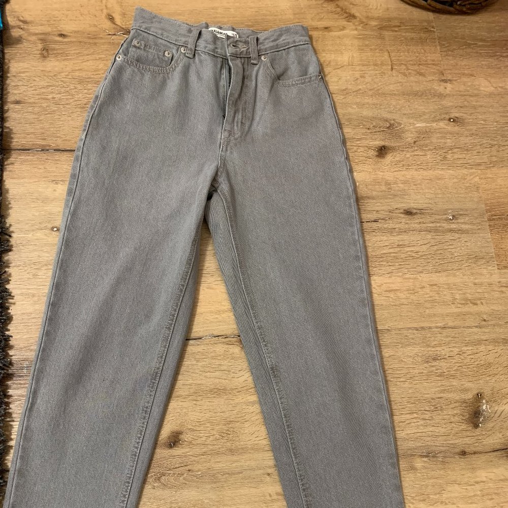 Pull and Bear mom jeans